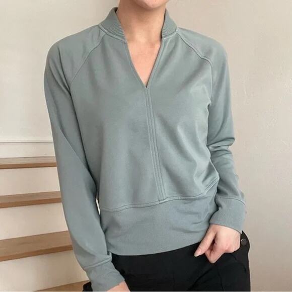 Athleta EastBound V-Neck Pullover Sweatshirt Teal Small Lightweight Layer Lounge - Picture 4 of 10